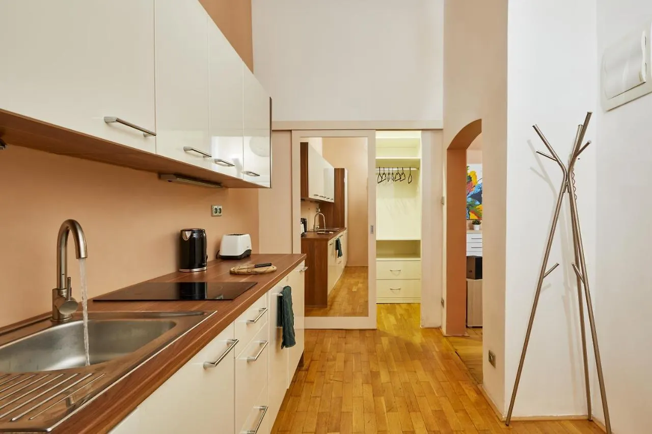 Prague Days - Cozy Flat In The Old Townアパートメント 0*,