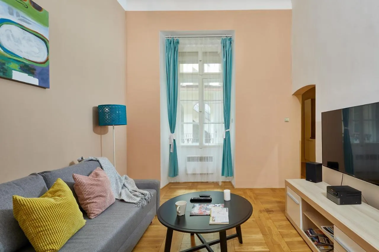 アパート Prague Days - Cozy Flat In The Old Townアパートメント